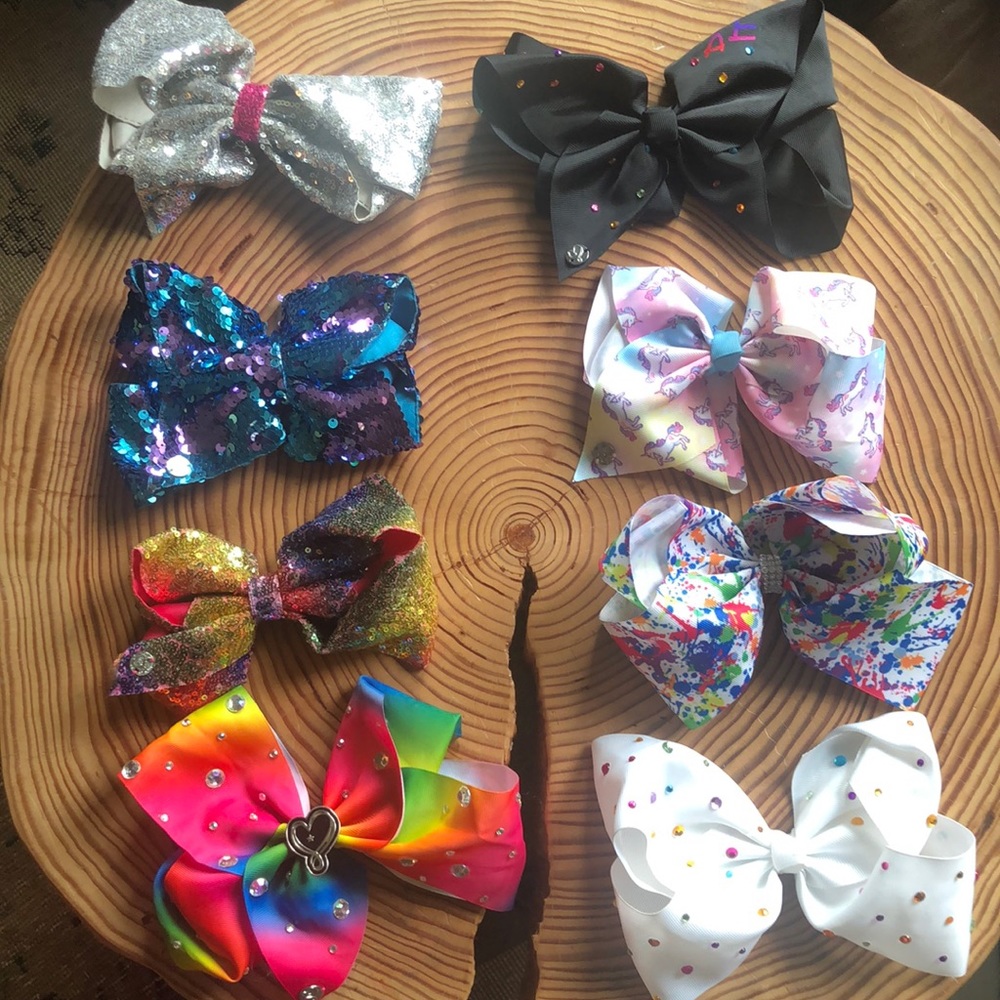 8 Jojo Siwa bows these are USED.